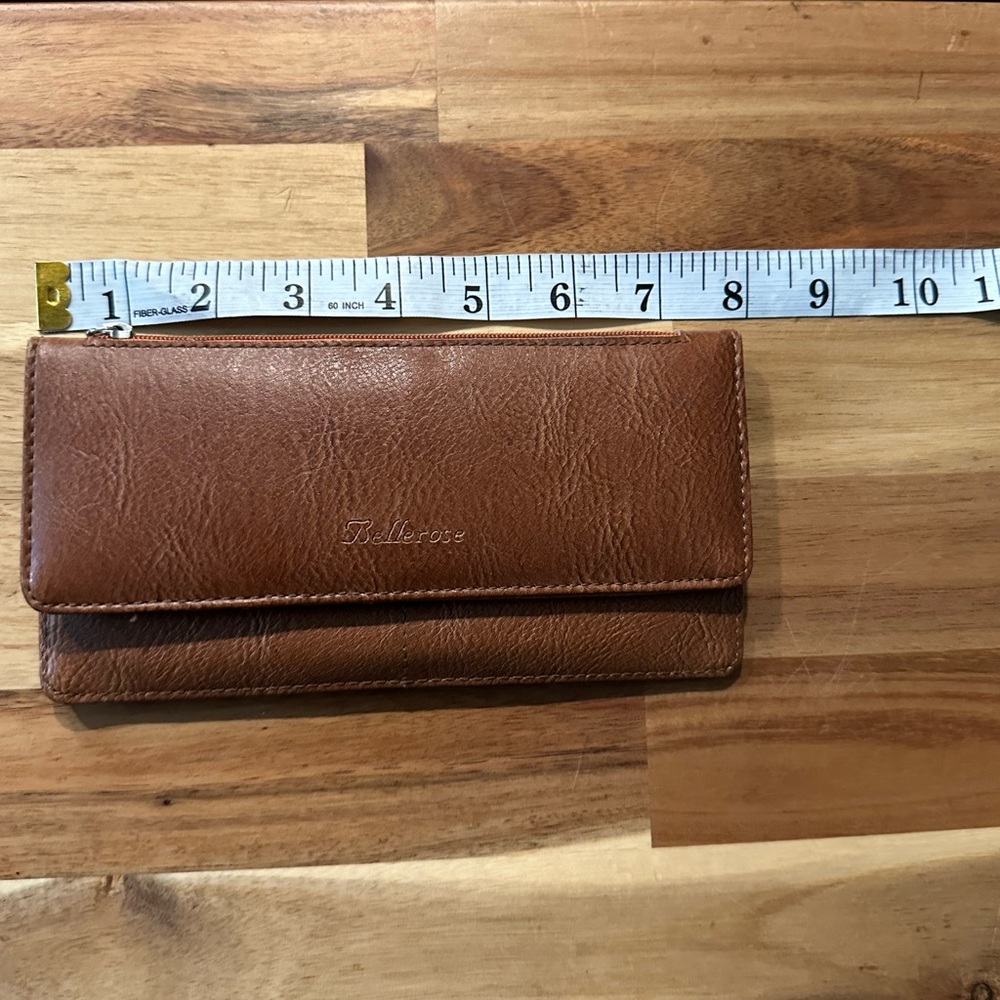 Bellerose Wallet| Beautiful Design - Picture 2 of 8